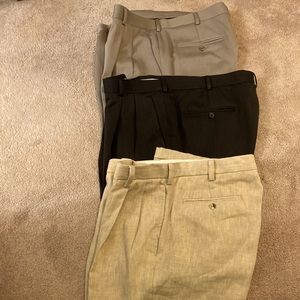 3 men’s dress pants 2 Perry Ellis Portfolio, Jos A Bank linen trousers 36 / 34